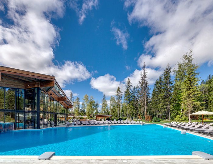 Открытый бассейн с морской водой - Отель LES Art Resort / Лес Арт Резорт