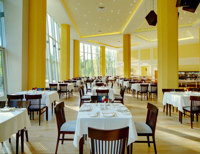 Ресторан шведской линии «PODIUM» - Отель LES Art Resort / Лес Арт Резорт