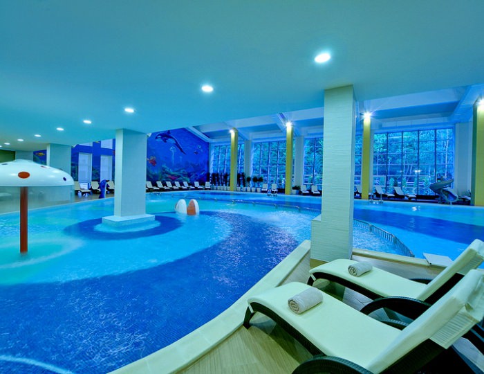 Бассейн - Отель LES Art Resort / Лес Арт Резорт